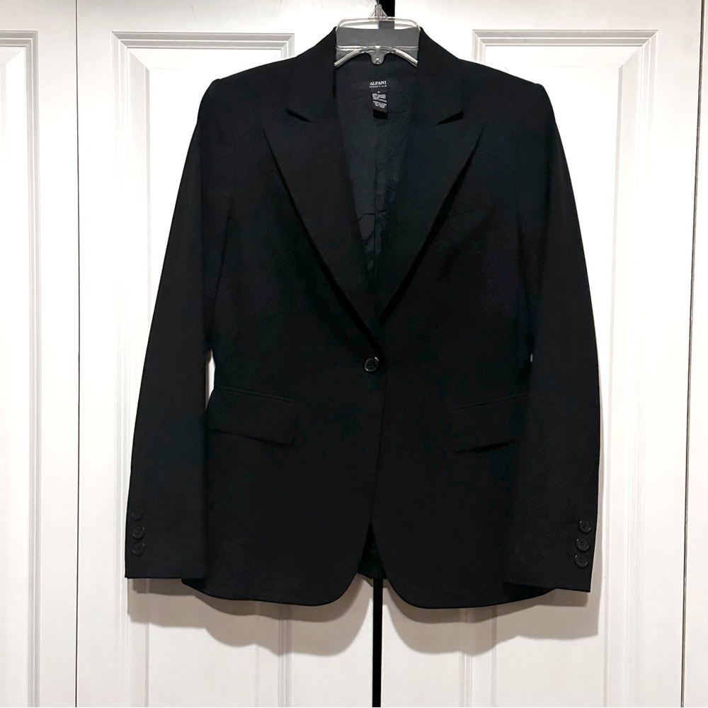 Alfani Black Womens Blazer with breast pocket size 4!!